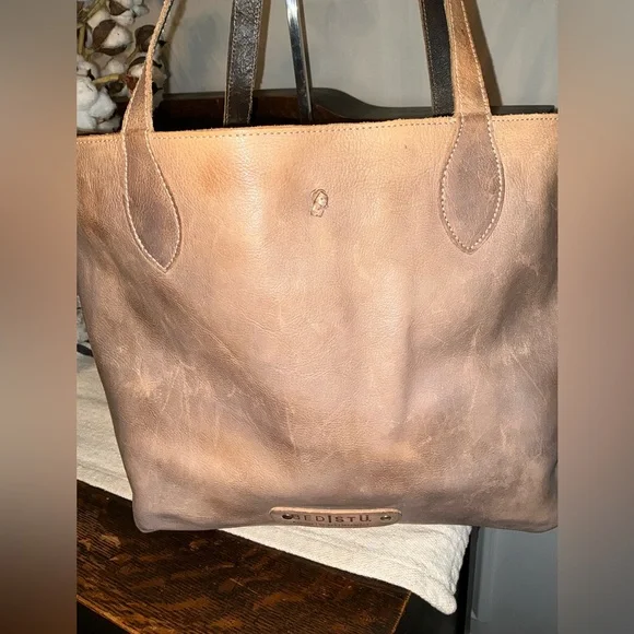 NWOT Bed Stu Leather Charlotte Reversible Shoulder Bag Tote Black Grey $255 - Picture 12 of 16